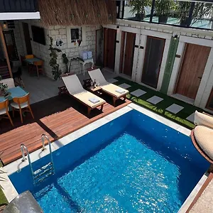 Elin Alacati , Çeşme Türkiye